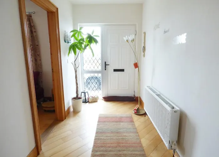 Gelmar's Coastal View